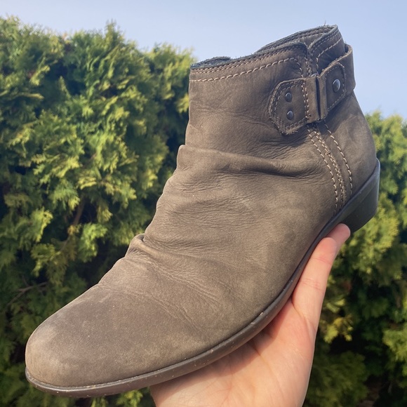 Cobb Hill by New Balance Nicole Stone Tan Leather Ankle Booties Size 9N - Picture 10 of 13